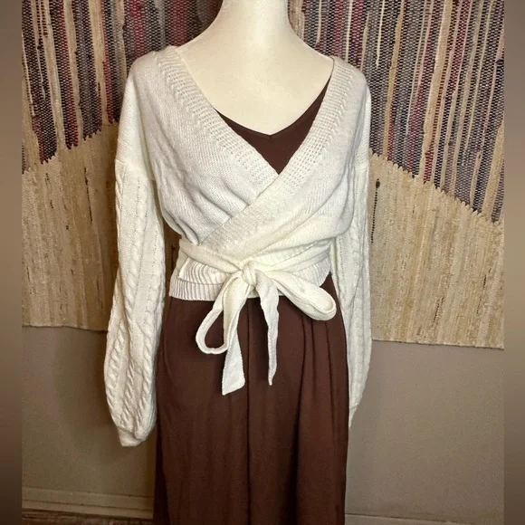 BNWT, Ivory Cropped Wrap Sweater - Picture 6 of 9